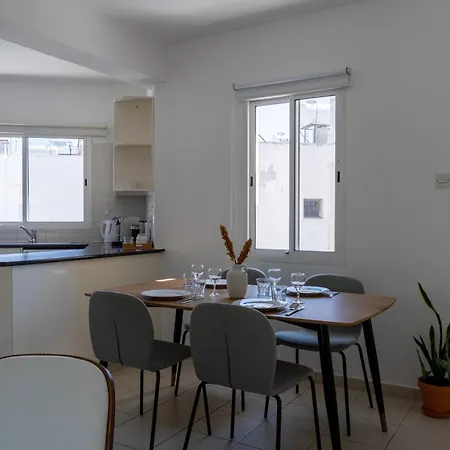 Stylish One Bedroom Apartment At Paphos Harbour Buitenkant foto