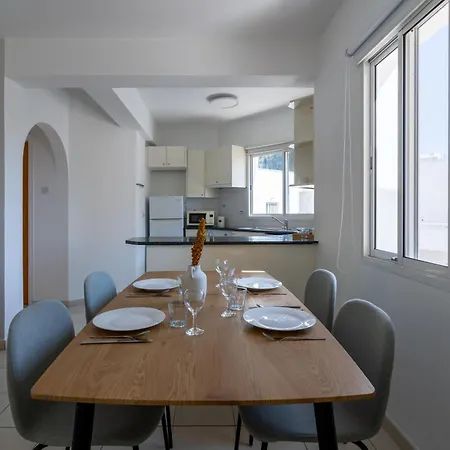Stylish One Bedroom Apartment At Paphos Harbour Buitenkant foto