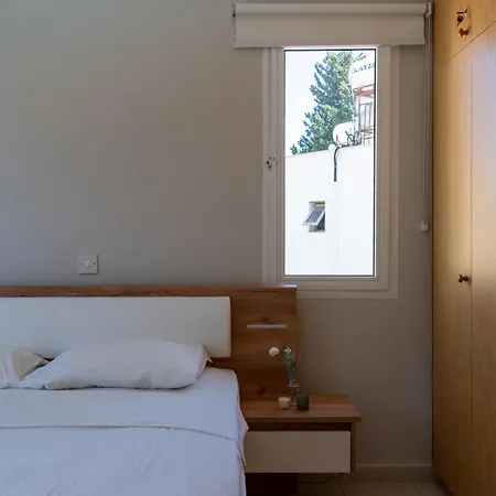 Stylish One Bedroom Apartment At Paphos Harbour Buitenkant foto