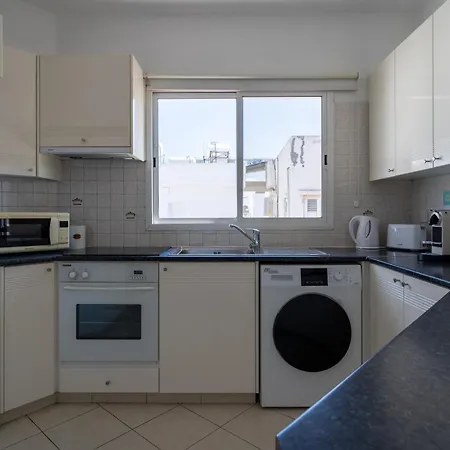 Stylish One Bedroom Apartment At Paphos Harbour Buitenkant foto