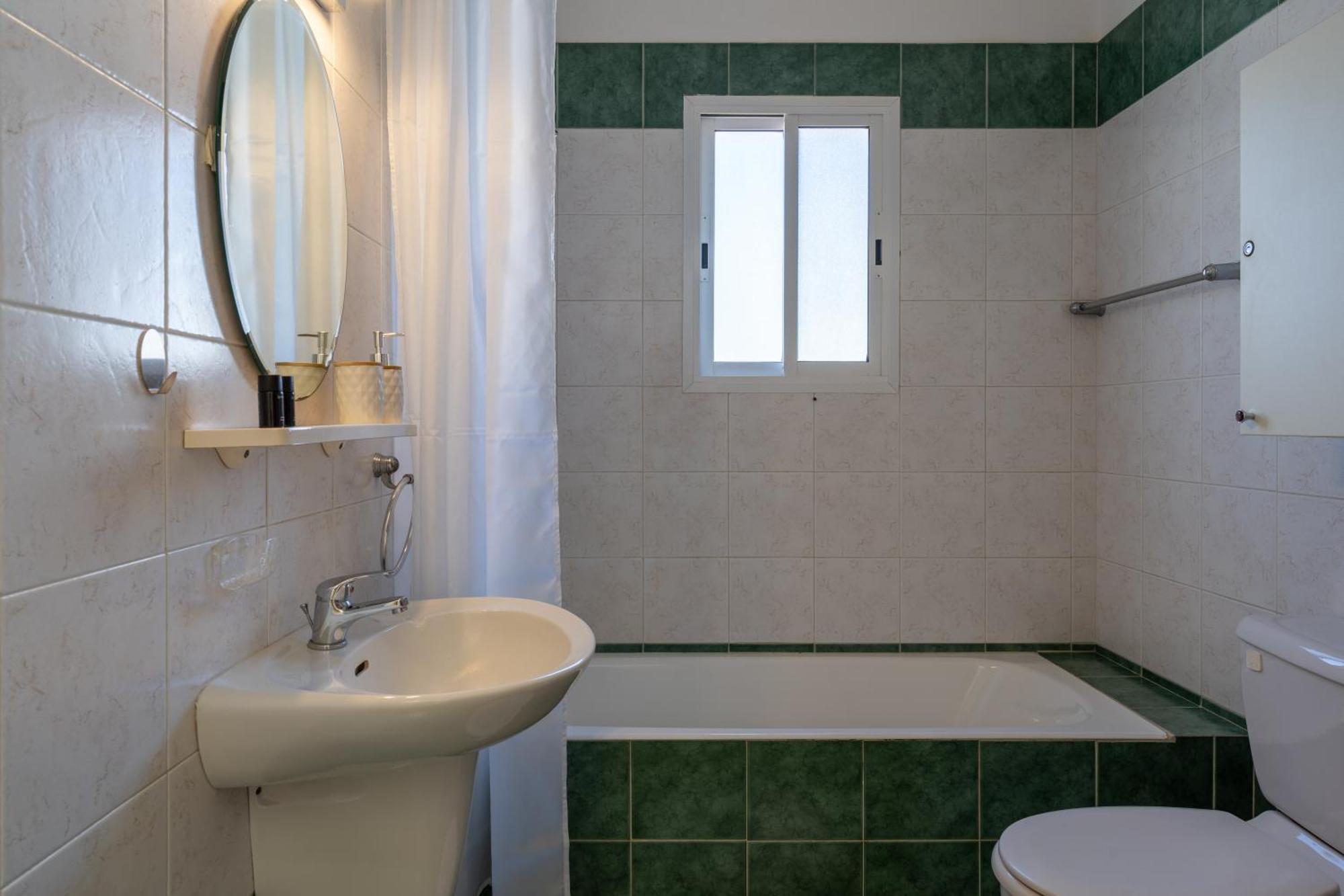Stylish One Bedroom At Harbour