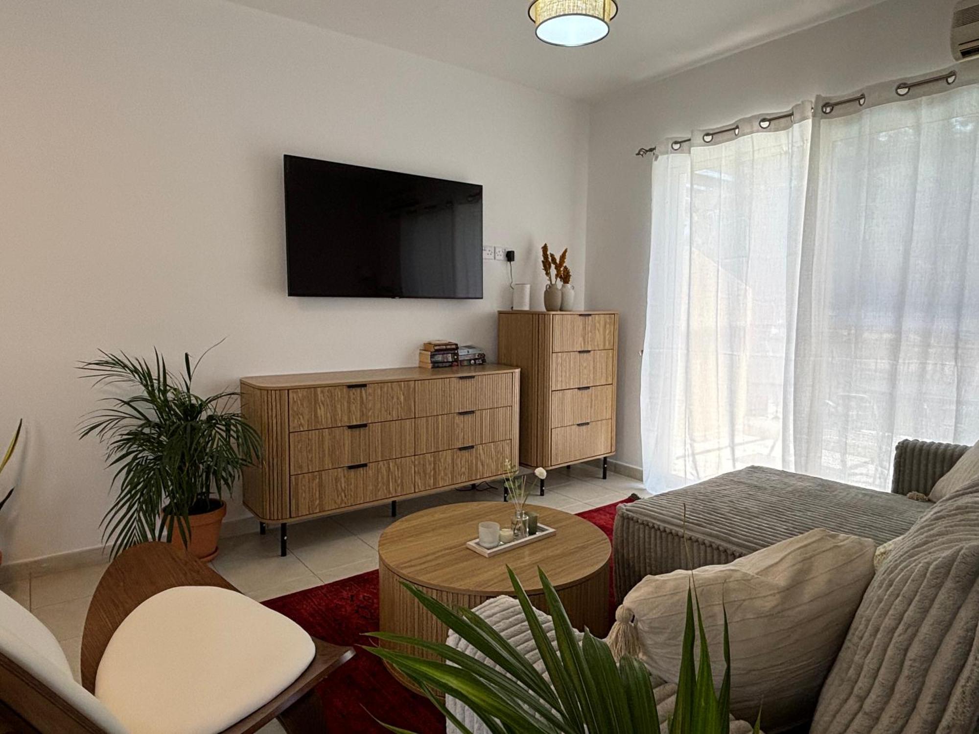 Stylish One Bedroom At Harbour Paphos