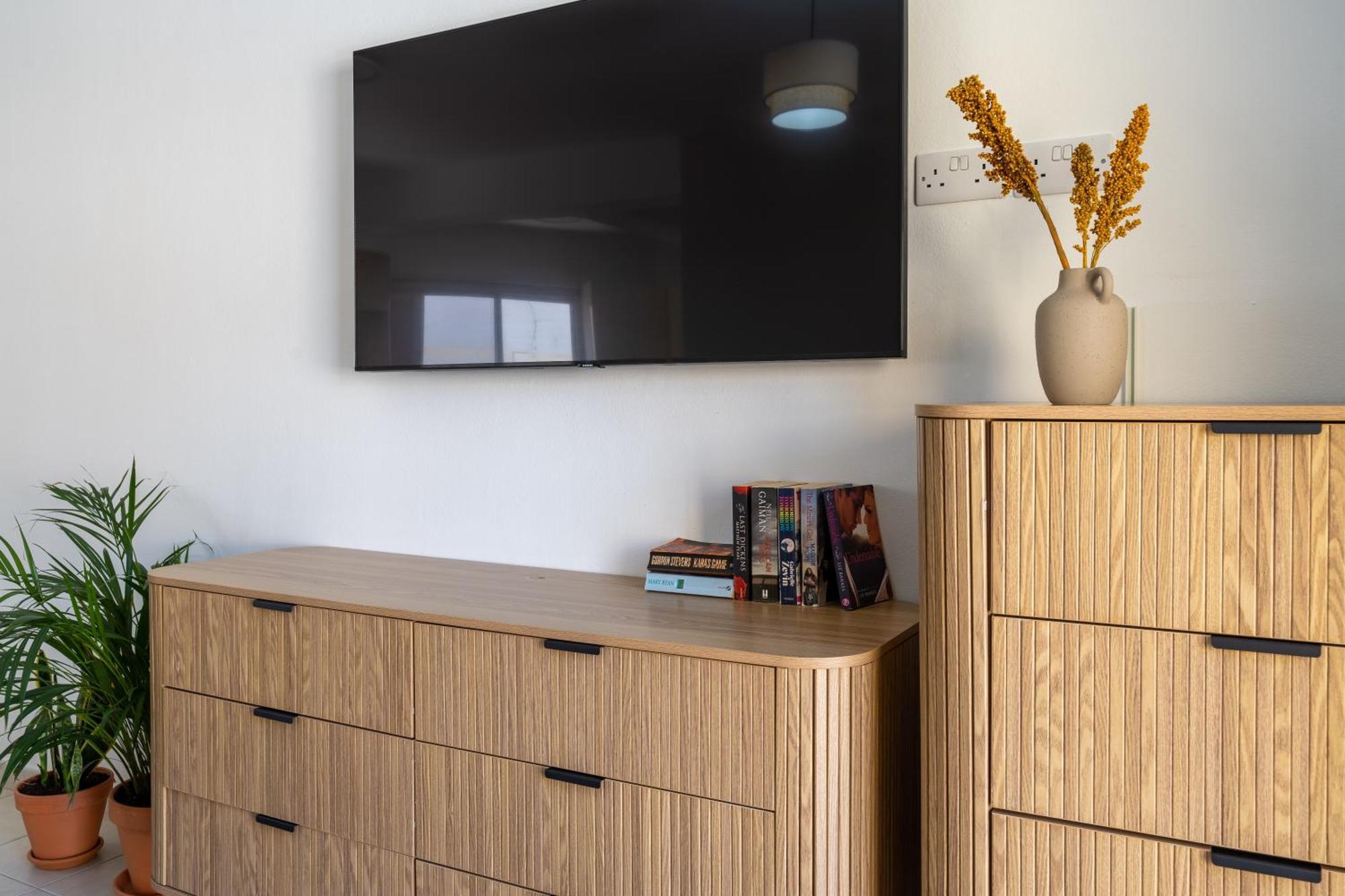 Stylish One Bedroom At Harbour *