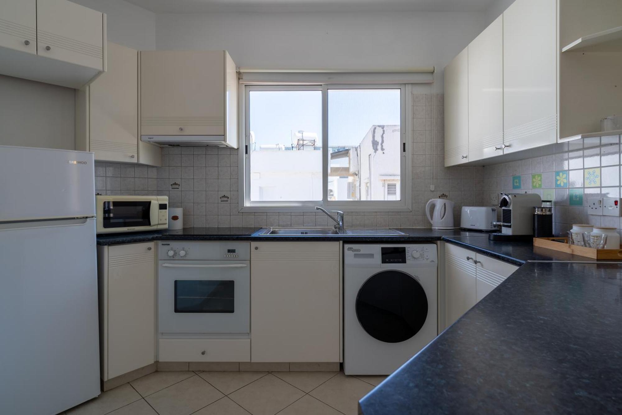 Stylish One Bedroom At Harbour * Paphos